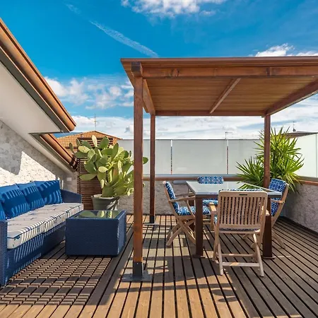Attico Scirocco Viareggio, Superior Idromassaggio Privato アパート *