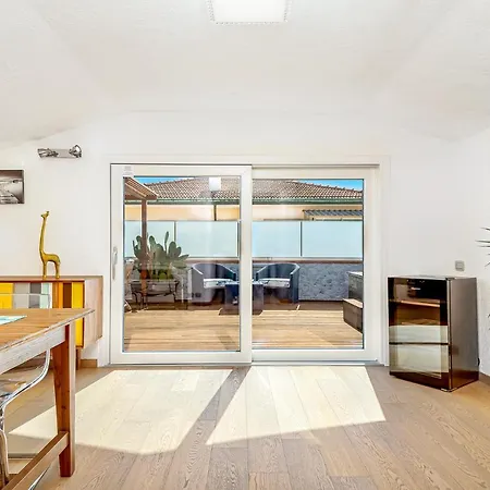 Attico Scirocco Viareggio, Superior Idromassaggio Privato ヴィアレッジョ